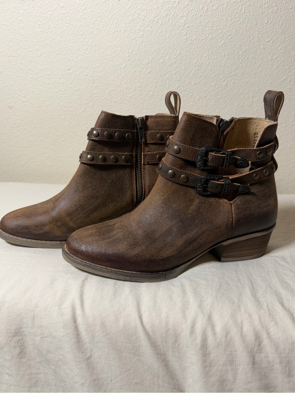 Circle G by Corral Women’s Size 8 Brown Cowhide Leather Western Ankle Boots